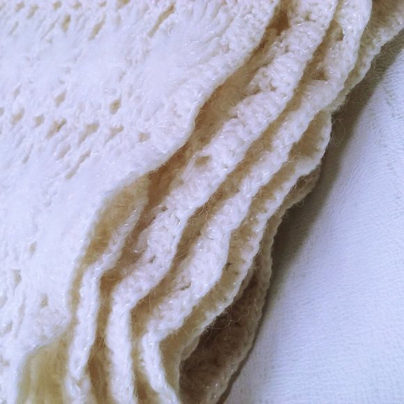 Vintage 60s Shawl Wrap Scarf 63x17 Loose Knit Textured Floral Fringe Glam Cream - Picture 9 of 12